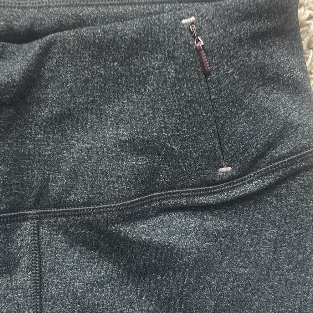 NWOT CALIA Women’s XS Gray Capri Leggings - Picture 3 of 4